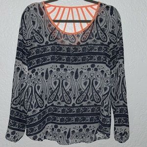 Blu Pepper top size Med